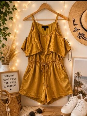 Glam short jumpsuit mustard yellow